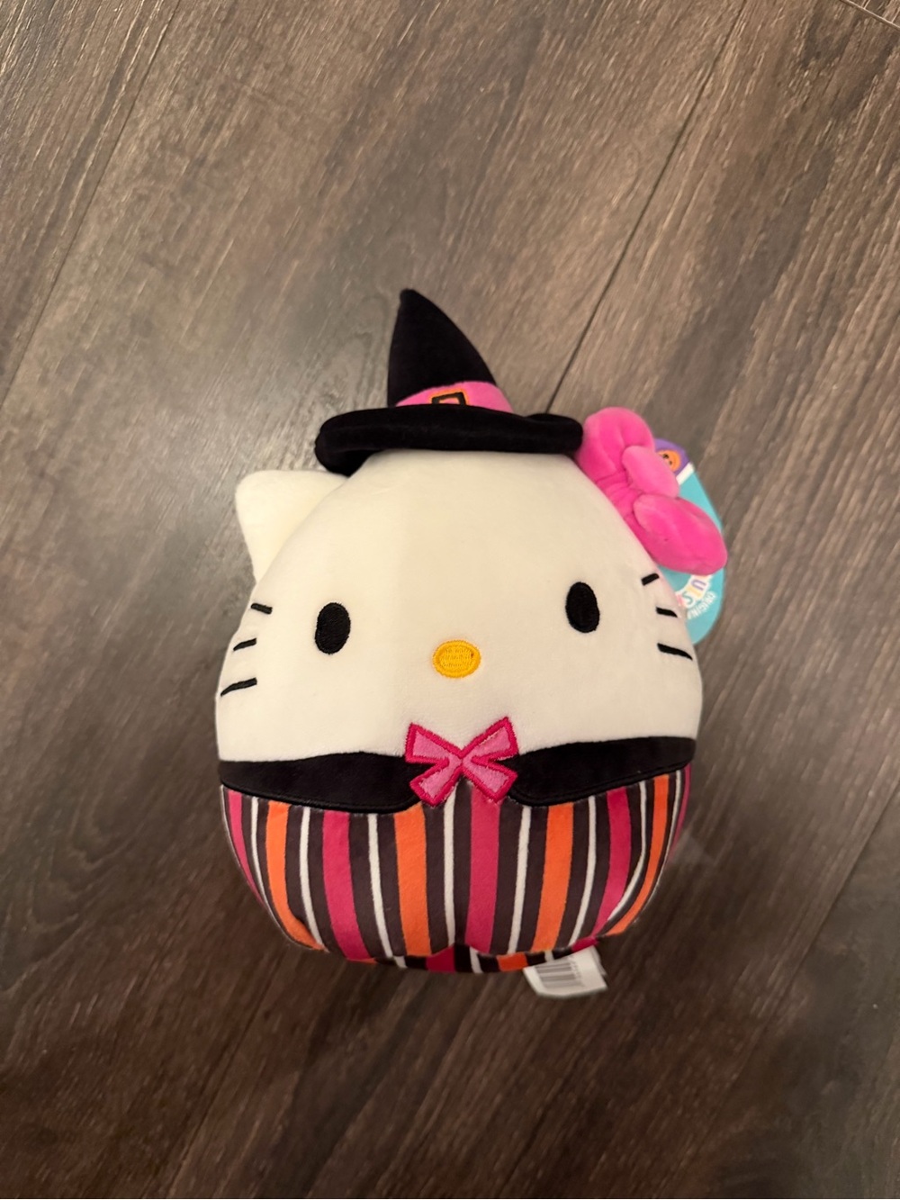 Hello Kitty witch mini squishmallows